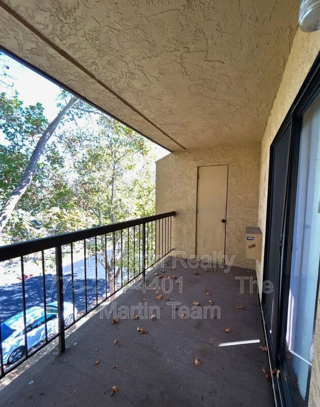 Building Photo - 2450 Lymbery St