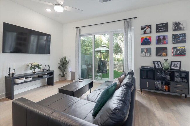 Building Photo - 5820 Sutherlin Rd