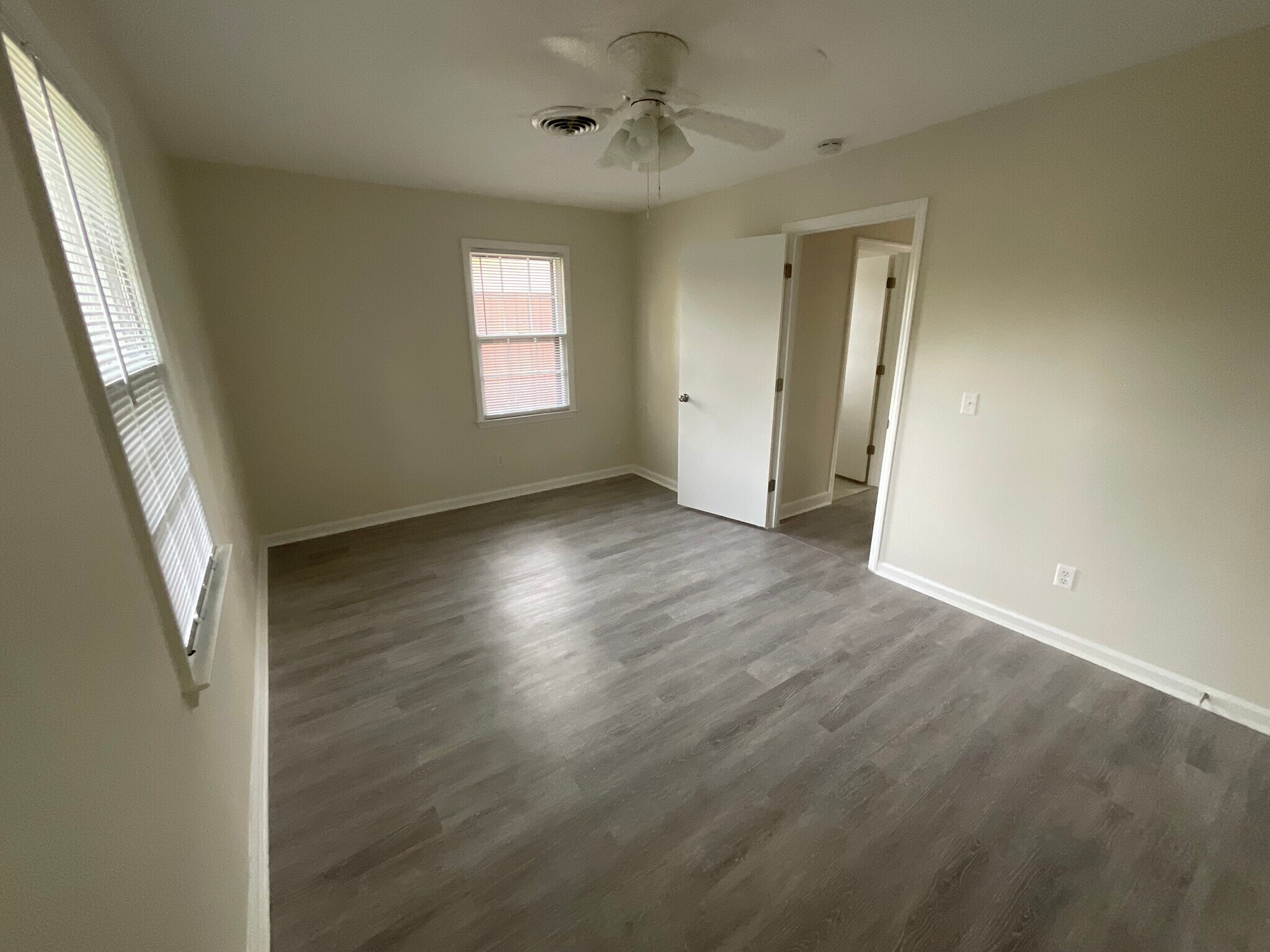 Building Photo - 612 Garland Dr