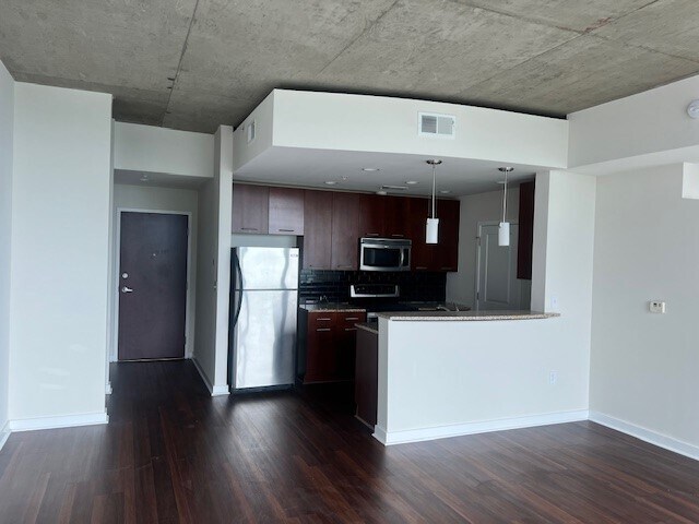 Building Photo - 3300 Windy Ridge Pkwy SE