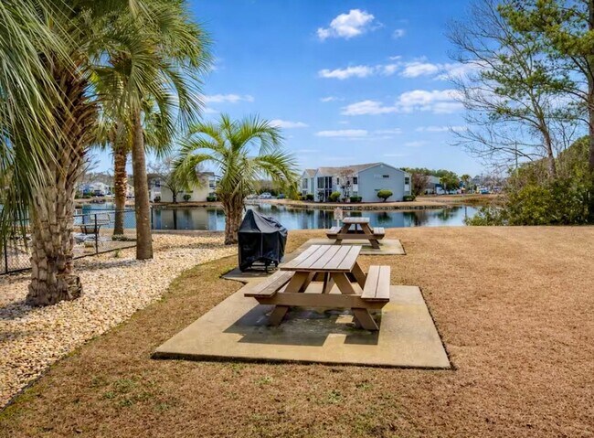 Building Photo - 120 Spanish Oak Ct