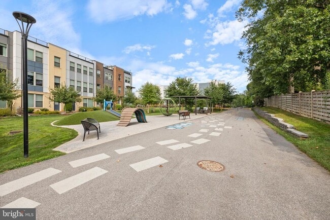 Building Photo - 5104 Randolph Rd