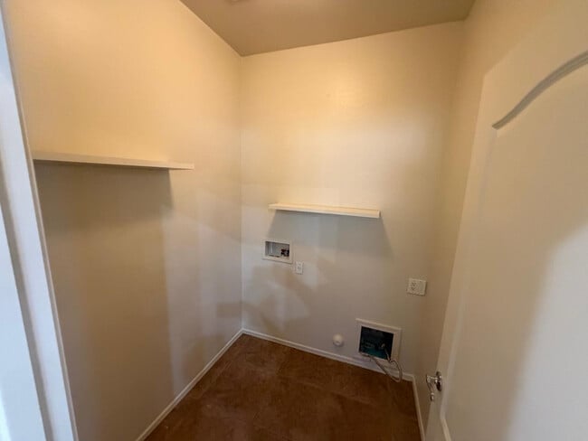 Building Photo - 5233 E Carmel Ave