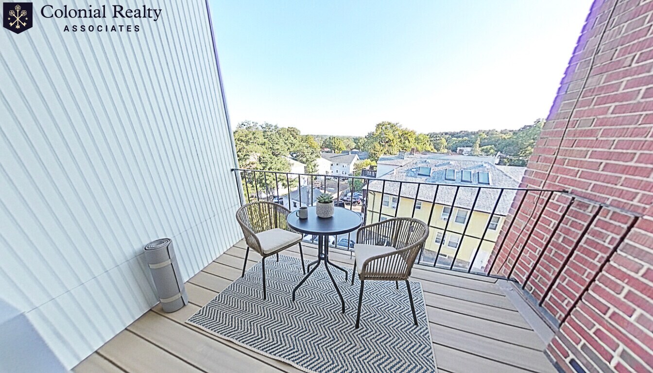 Building Photo - 2031 Commonwealth Ave