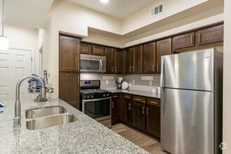 B2 1175 SQ FT 2 Bed 2 Bath - The View at Horizon Ridge