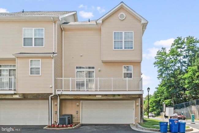 Building Photo - 519 Ensemble Ct