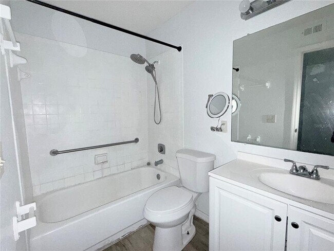 Building Photo - 1025 S Hiawassee Rd