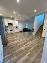 Building Photo - 1334 W 22nd St