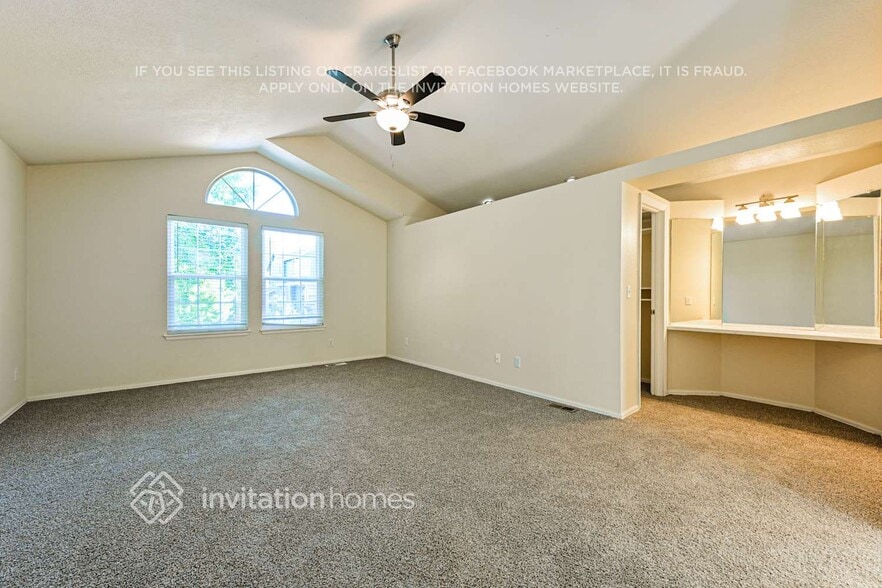 Building Photo - 4511 N Blazingstar Trail