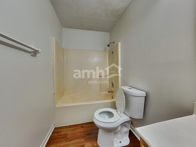 Building Photo - 2580 Evergreen Dr