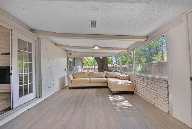 Building Photo - 2007 68th St