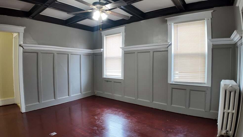 Building Photo - 8 Morris Cres