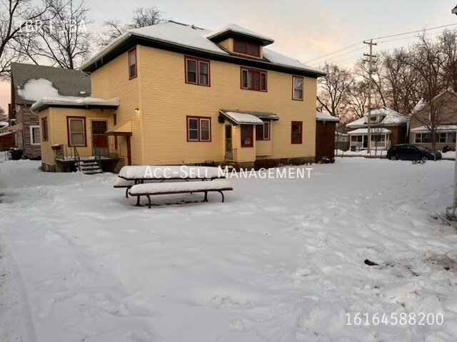 Building Photo - 209 Valley Ave NW