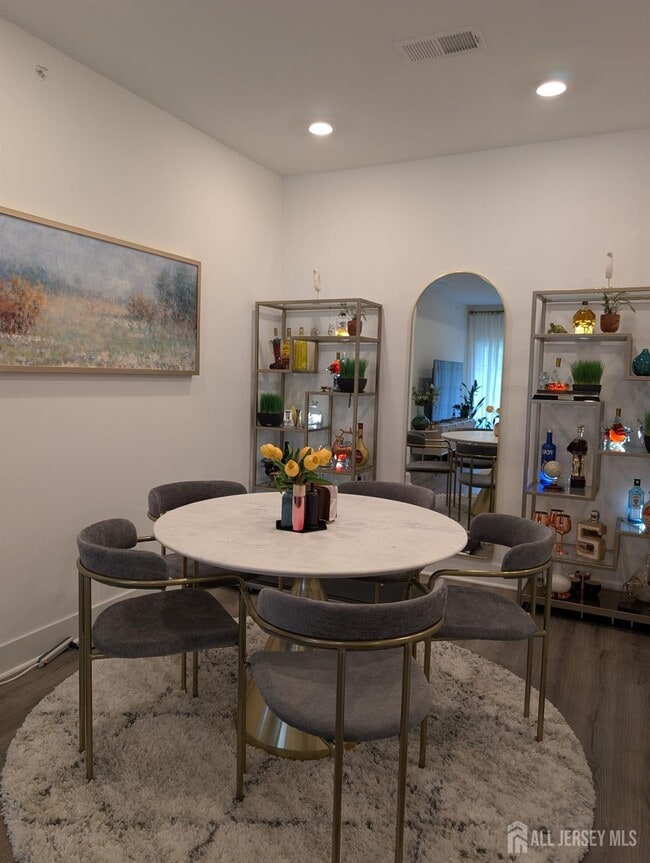 Building Photo - 1138 Vanderbergh Blvd