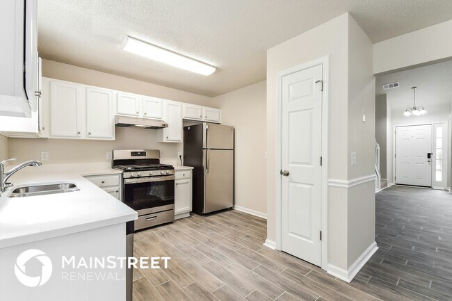 Building Photo - 4180 Clarks Tr