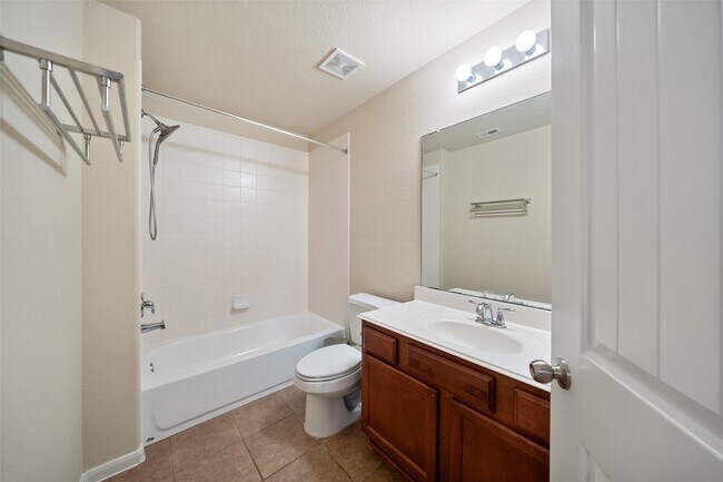 Building Photo - 14818 Fall Creek Preserve Dr
