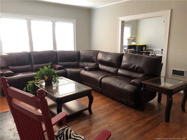 Building Photo - 599 Greenland Dr