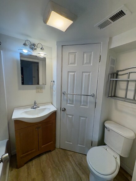 Building Photo - 15 Albany St