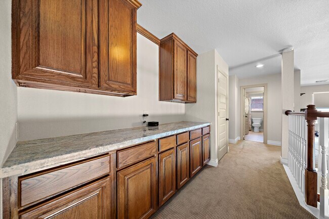 Building Photo - 22634 Cascade Springs Dr