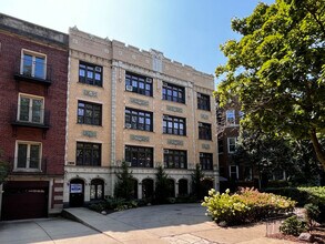 Building Photo - 1127 W Farwell Ave