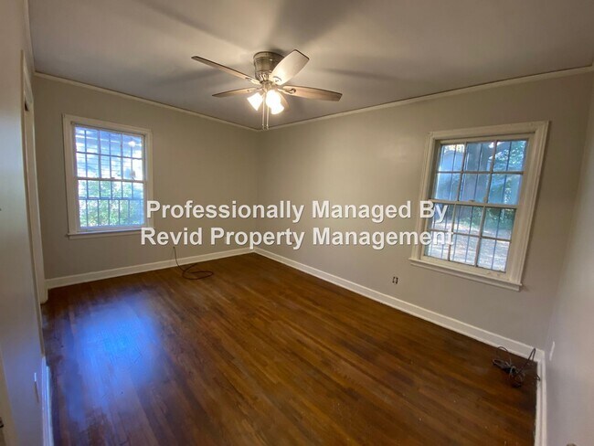 Building Photo - 328 Buntyn St