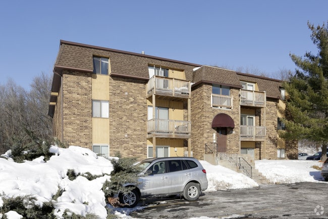 Building Photo - Timber Knoll - 3741