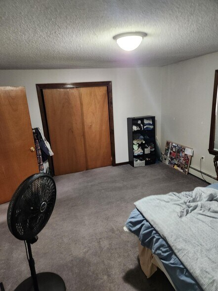Bedroom - 15 Shannon Dr