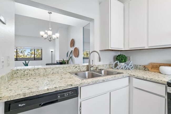 Building Photo - Don’t Miss Out – Beautiful Unit  Available