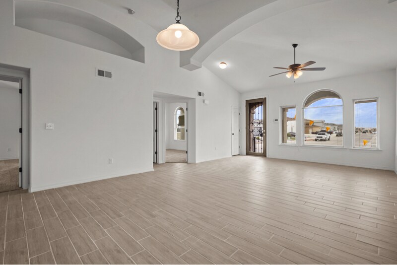 Building Photo - 2217 Tony Harper St