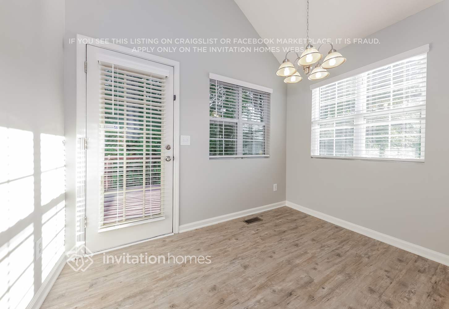 Building Photo - 1722 Graywood Dr SE