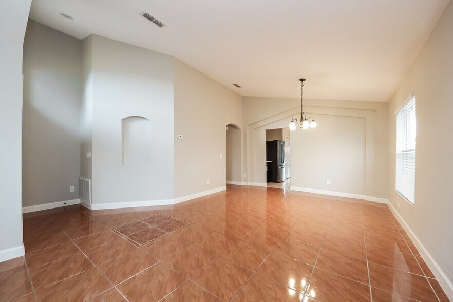 Building Photo - 2774 Eagle Canyon Dr S