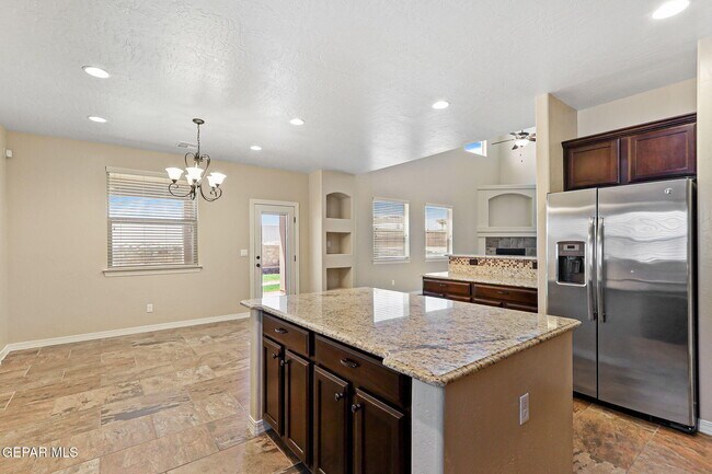 Building Photo - 405 Saltford Pl