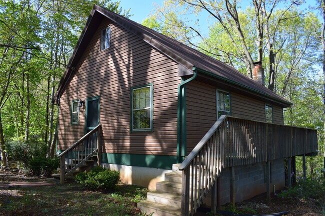 Building Photo - 220 Ridgeway Rd