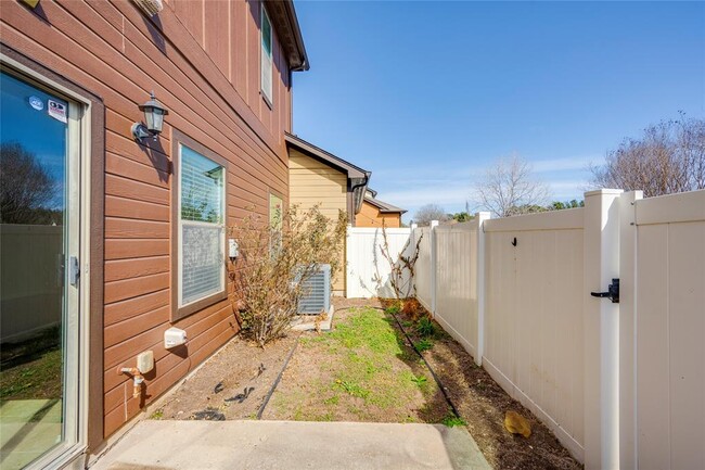 Building Photo - 11137 Bright Leaf Terrace