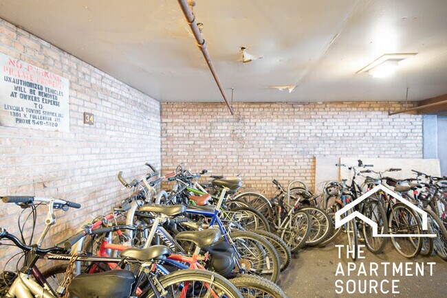 Building Photo - 3710 N Pine Grove Ave