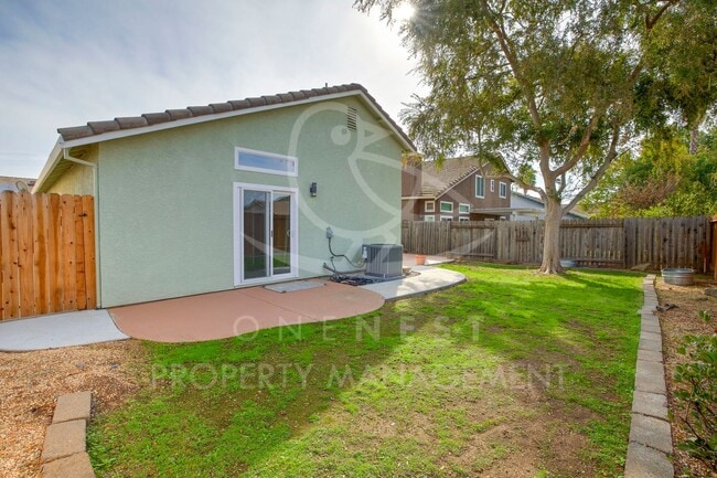 Building Photo - 1430 Markham Ravine Dr