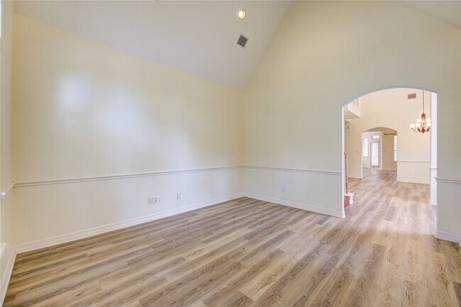 Building Photo - 2915 Monet Dr