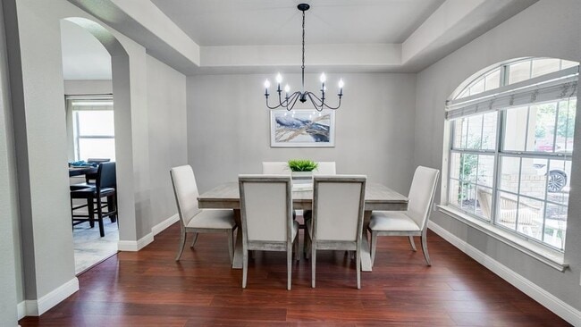 Building Photo - 725 Crane Canyon Pl