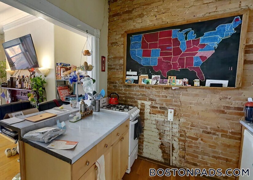 Building Photo - 6 Symphony Rd