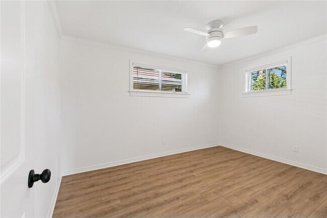 Building Photo - 1237 Helios Ave