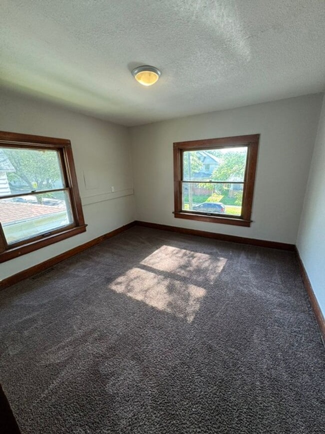Building Photo - 1307 St Marys Ave