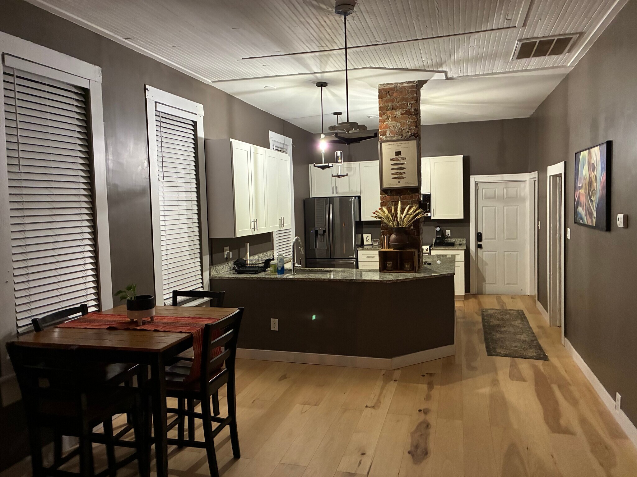 Building Photo - 1512 E 18th Ave