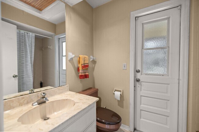 Building Photo - Comfort, Style & Space – 3 Bedroom Home in...