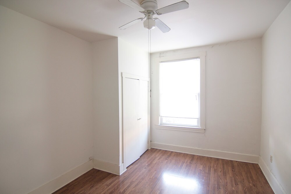 Building Photo - 527 Jeanette St