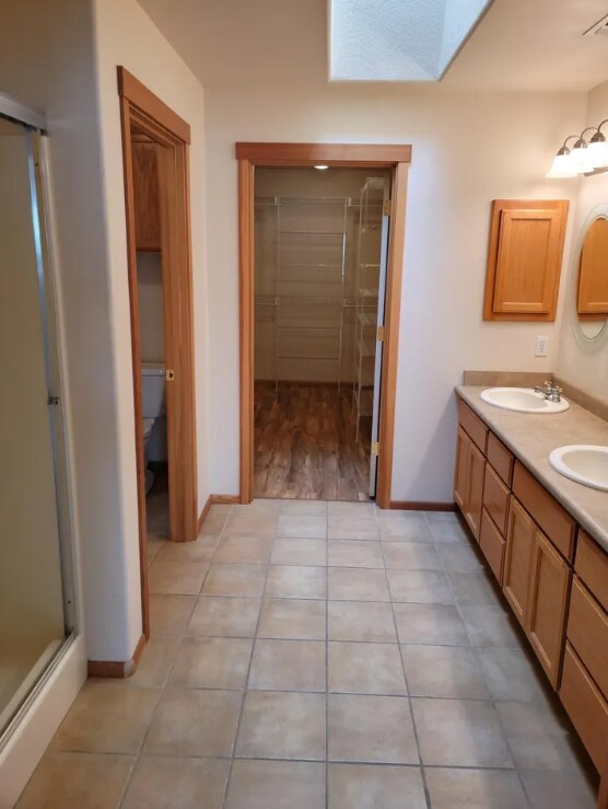 Building Photo - 610 Shadow Way