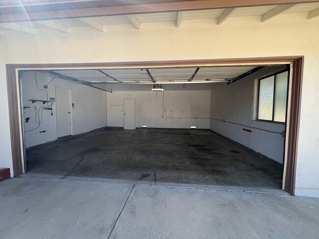 Building Photo - 963 Talbert Ave