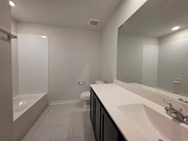 Building Photo - 3414 Riverside Glen Ln