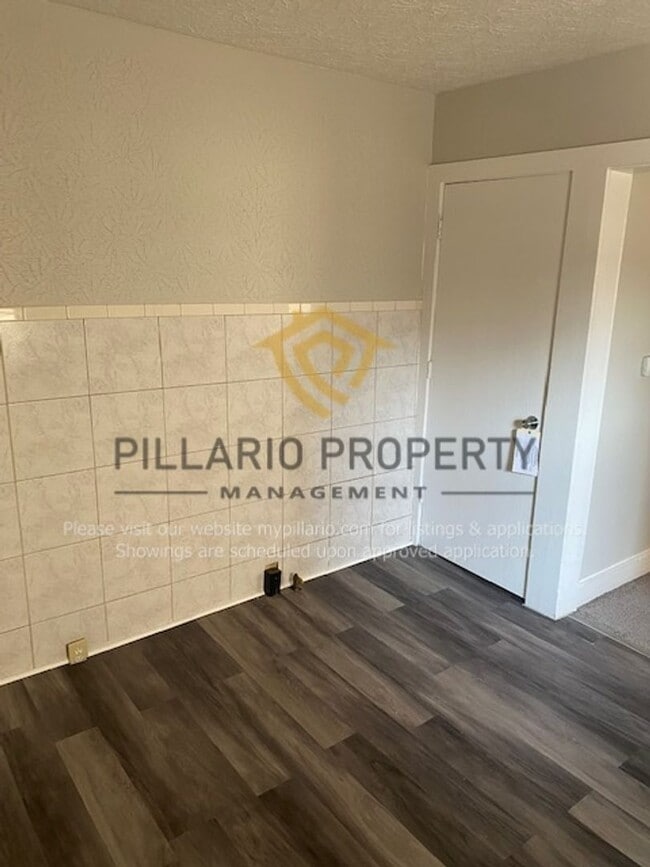 Building Photo - 3722-3724 N Illinois St