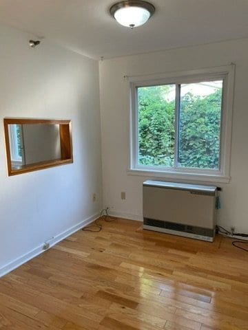 Building Photo - 237 Maple St
