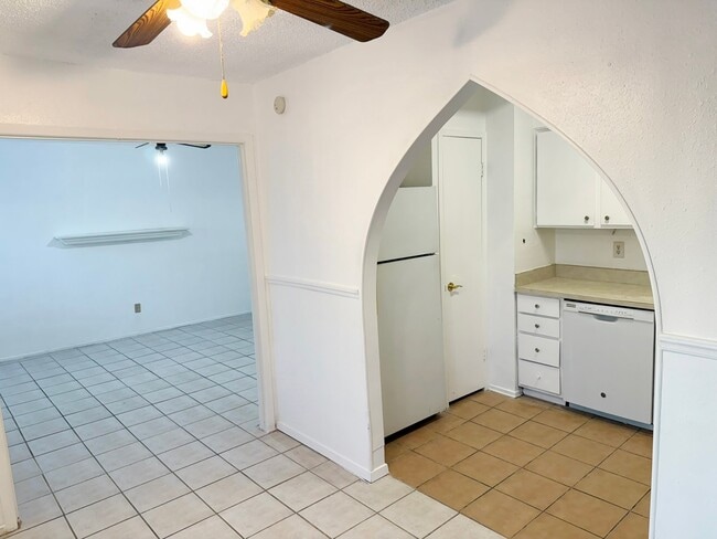 Building Photo - 5321 Pinewilde Dr